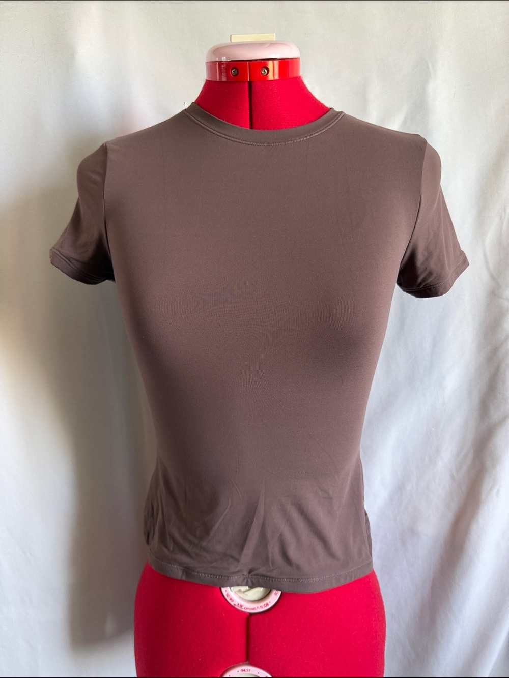 Women's Short-Sleeve Crewneck Tee in Taupe
